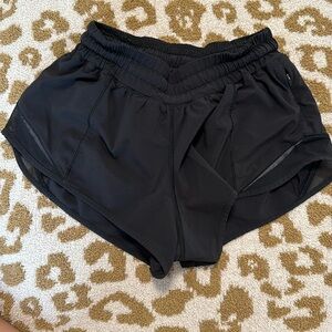 Lululemon Hotty hot shorts 2.5